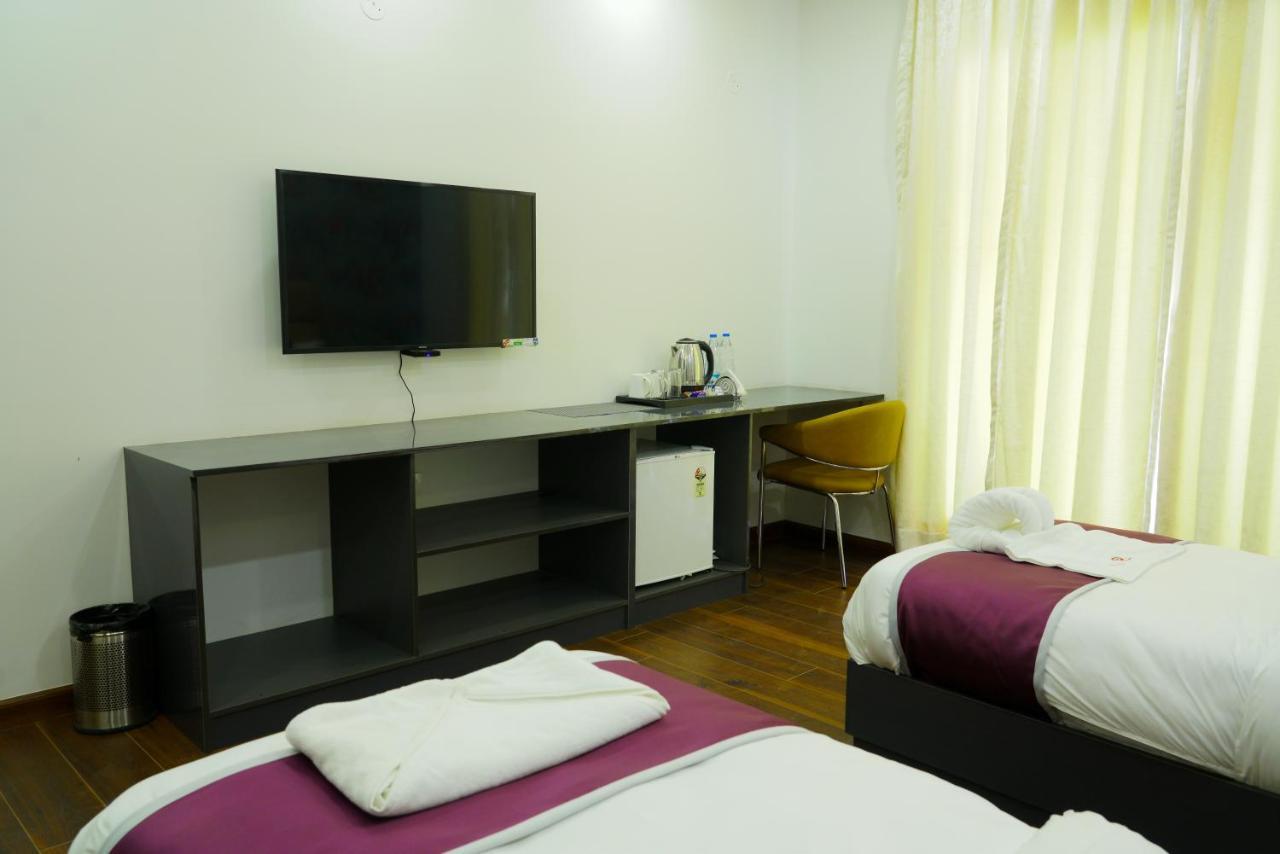 Lime Tree Hotel Pulkit Gurgaon-Artemis Hospital, Nearest Metro Huda City Centre Ngoại thất bức ảnh